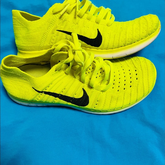 Nike comfortable and almost new - Picture 3 of 4